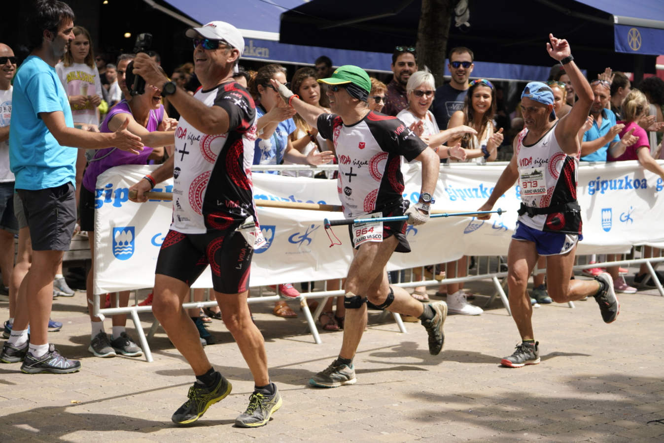 Gran ambiente el que se ha vivido en las carreras del Flysch Trail, donde el calor ha sido protagonista y ha hecho mella en los corredores.