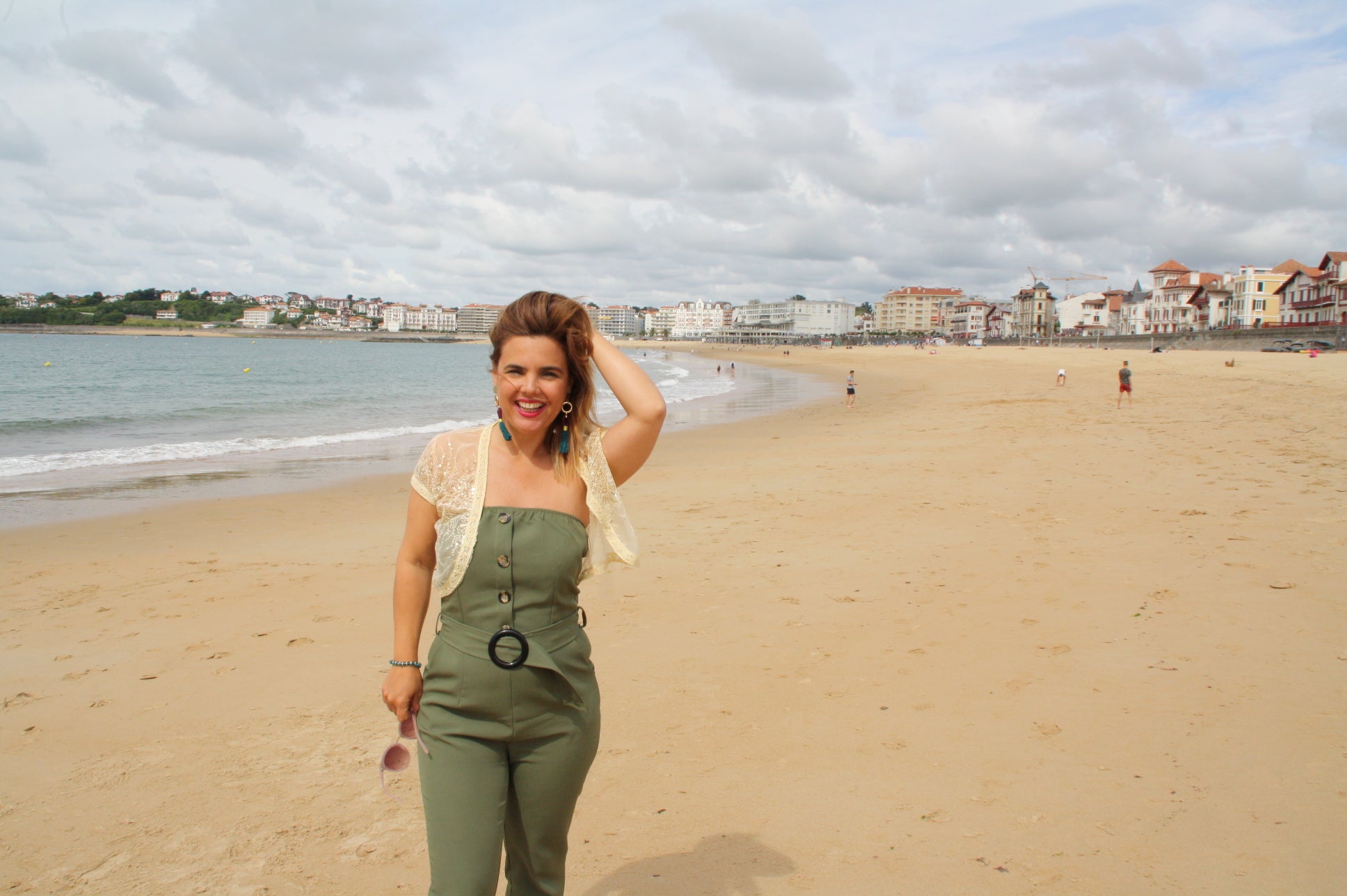 La 'instagramer' Vanessa Mulas nos enseña a sacar partido a un veraniego mono verde militar