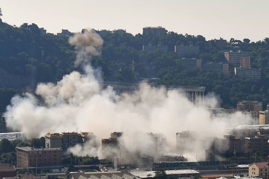 El Gobierno italiano evacúa a 3.400 de personas personas para tirar las dos torres que permanecían de pie tras el derrumbe de 2018