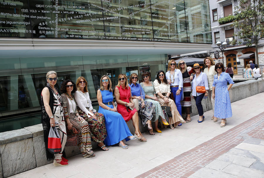 El movimiento 'Power Woman Style', formado por mujeres «corrientes» de más de 50 años y de distintos puntos de la geografía, surgió en Instagram el pasado mes de septiembre. Pero no ha sido hasta esta semana en la capital vizcaína cuando se han visto por primera vez: «parecemos amigas de toda la vida»