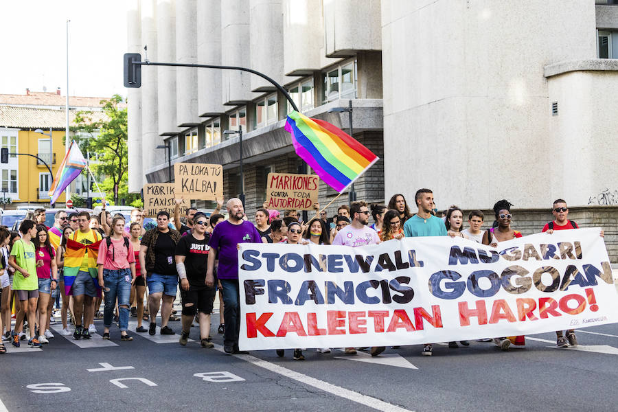 Cientos de personas apoyan al colectivo LGTB+ en el 50 aniversario de los disturbios de Stonewall