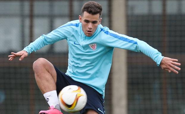 Ager Aketxe durante un entrenamiento en Lezama.