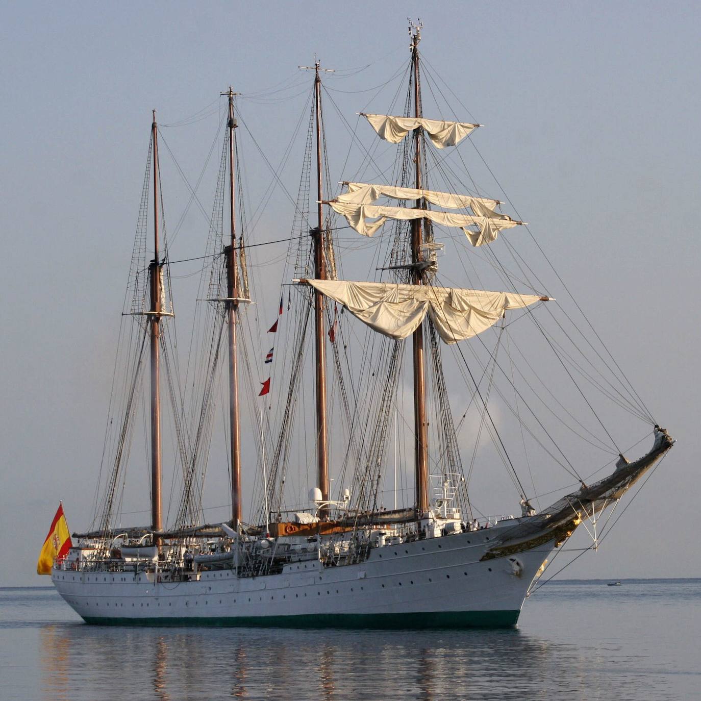 El buque escuela de la Armada 'Juan Sebastián Elcano'. 