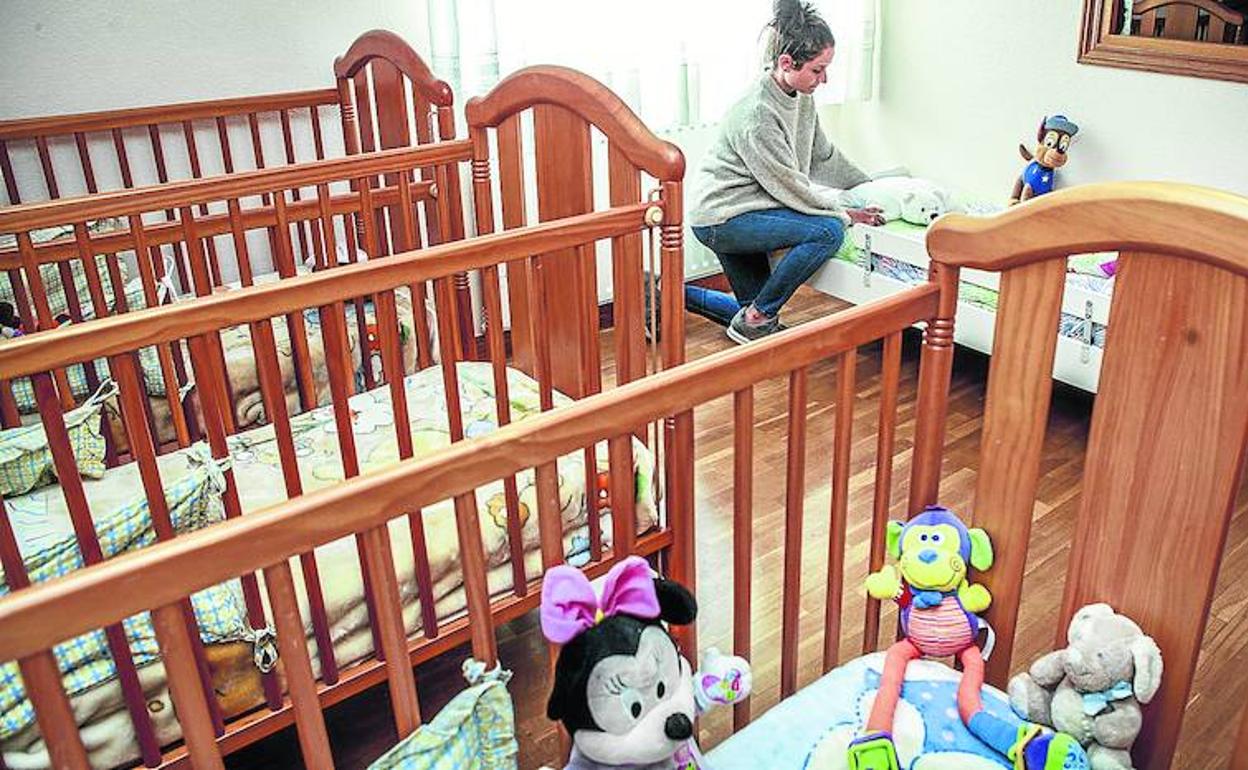 Parte de los niños que terminan en un hogar de acogimiento familiar pasan primero por recursos de urgencia como Hazaldi, dirigido a menores de 3 años. 