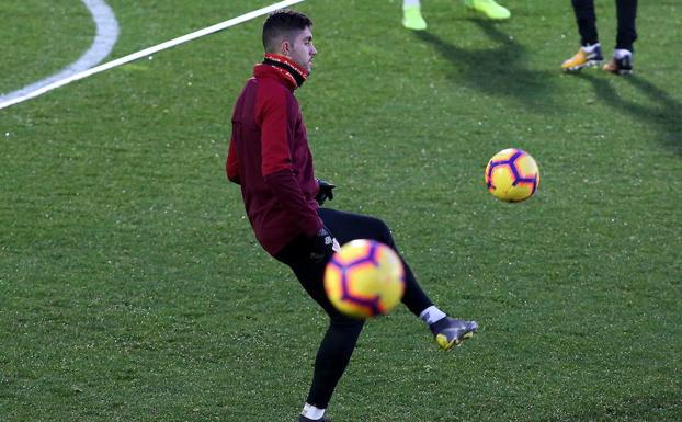 Unai Núñez, durante un entrenamiento del Athletic en Lezama 