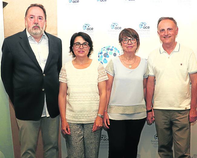 Carmelo González de Arrieta, Ángeles Dopazo, Mila Prieto y Santiago Loizaga.