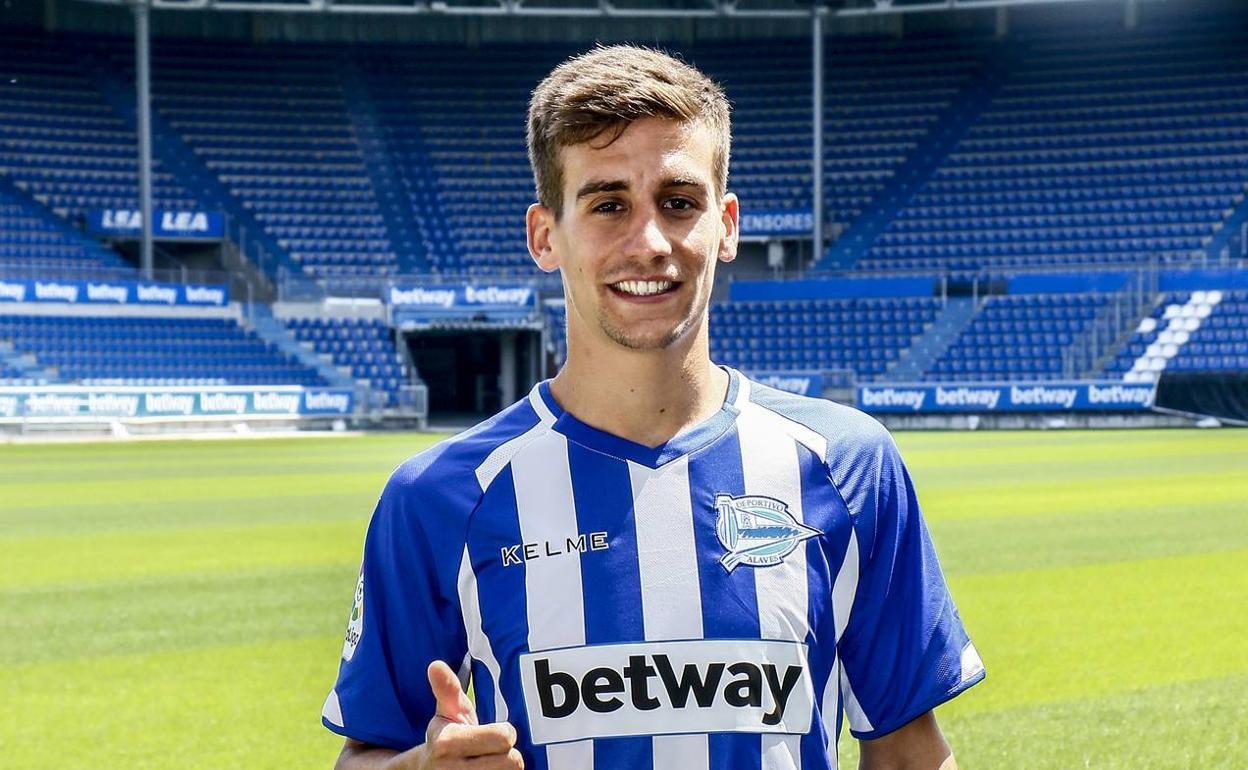 Pere Pons, en su presentación como jugador del Alavés.