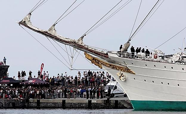 El buque 'Juan Sebastián Elcano'.
