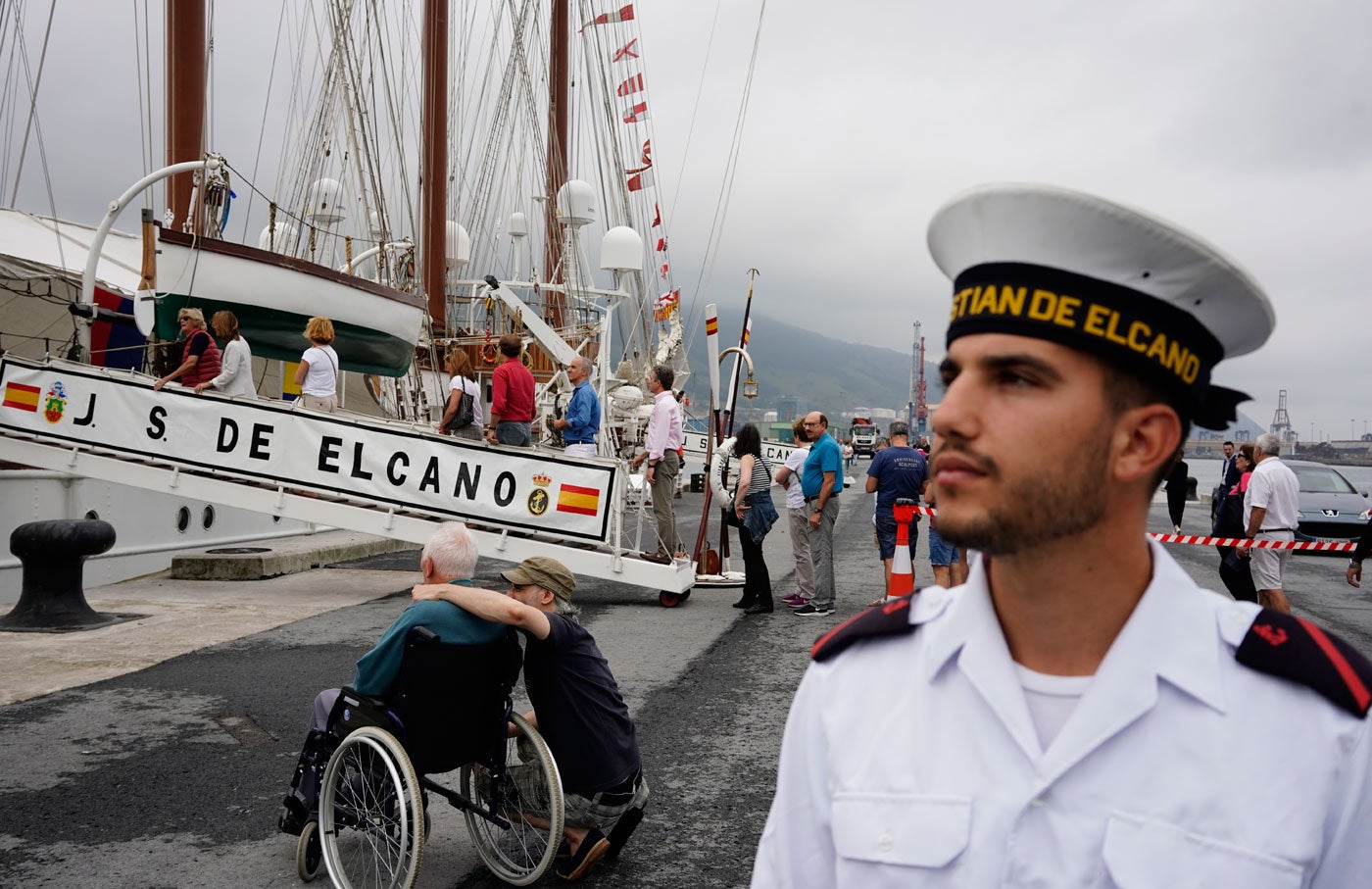 Fotos: El &#039;Juan Sebastián Elcano&#039; desafía a la tempestad en Getxo