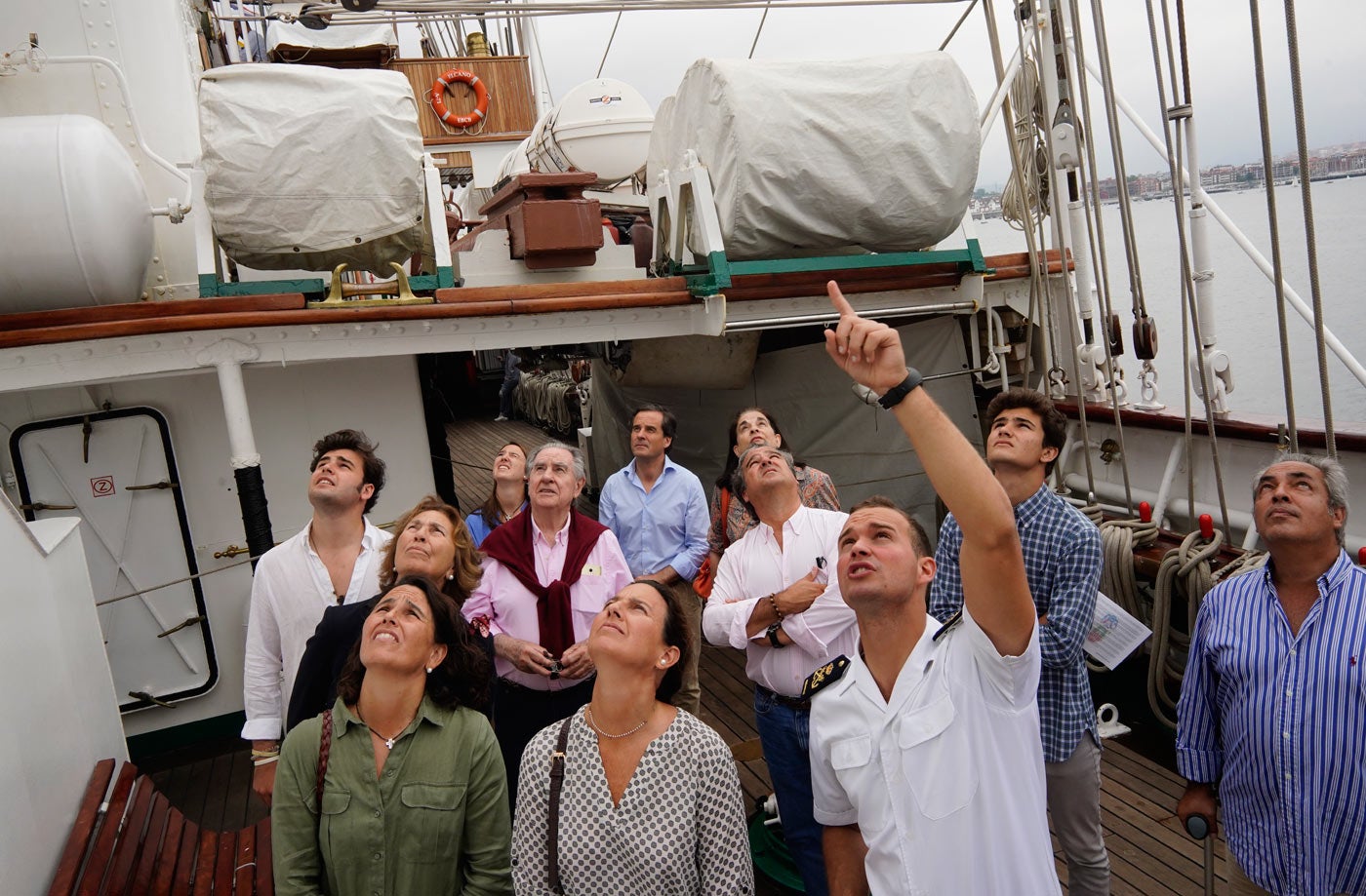 Fotos: El &#039;Juan Sebastián Elcano&#039; desafía a la tempestad en Getxo