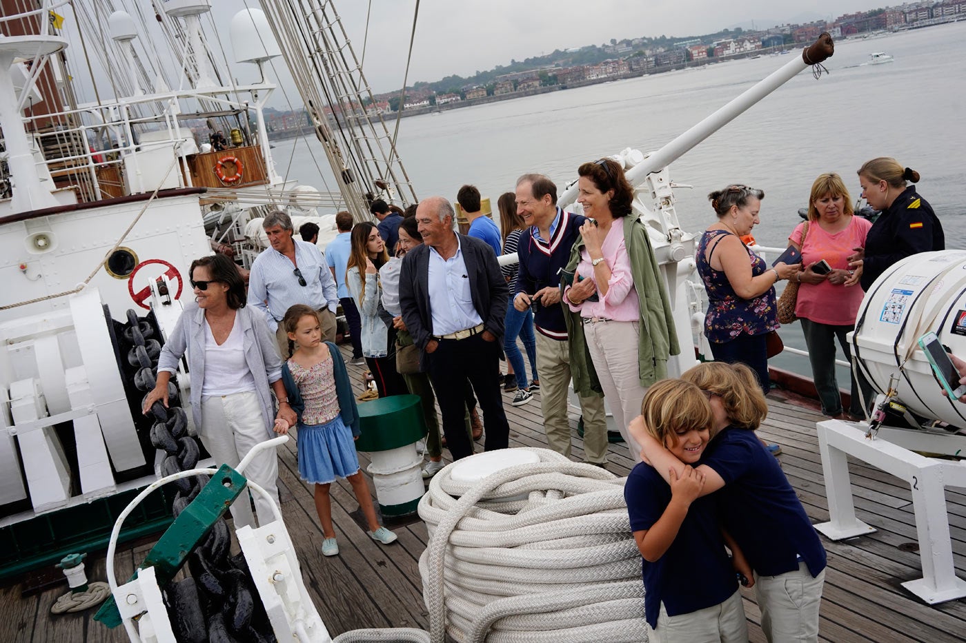 Fotos: El &#039;Juan Sebastián Elcano&#039; desafía a la tempestad en Getxo