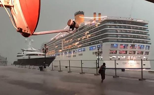 Imagen extraída del vídeo del incidente difundido por el artista y escritor local Roberto Ferrucci. 