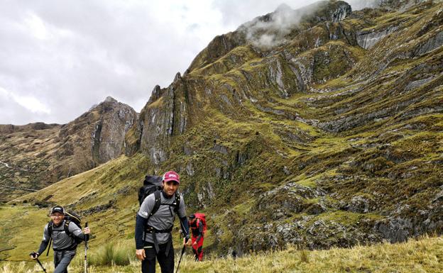 Imagen principal - Los Pou, a la búsqueda de nuevas rutas en los Andes peruanos