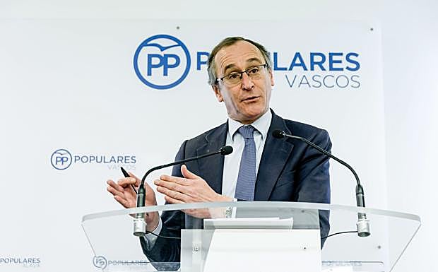 El presidente del PP de Euskadi, Alfonso Alonso, analiza la actualidad política