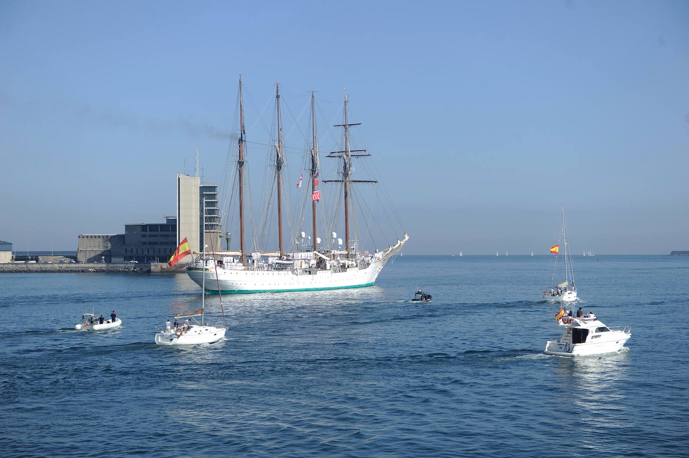 Fotos: El &#039;Juan Sebastián Elcano&#039; zarpa de Getxo