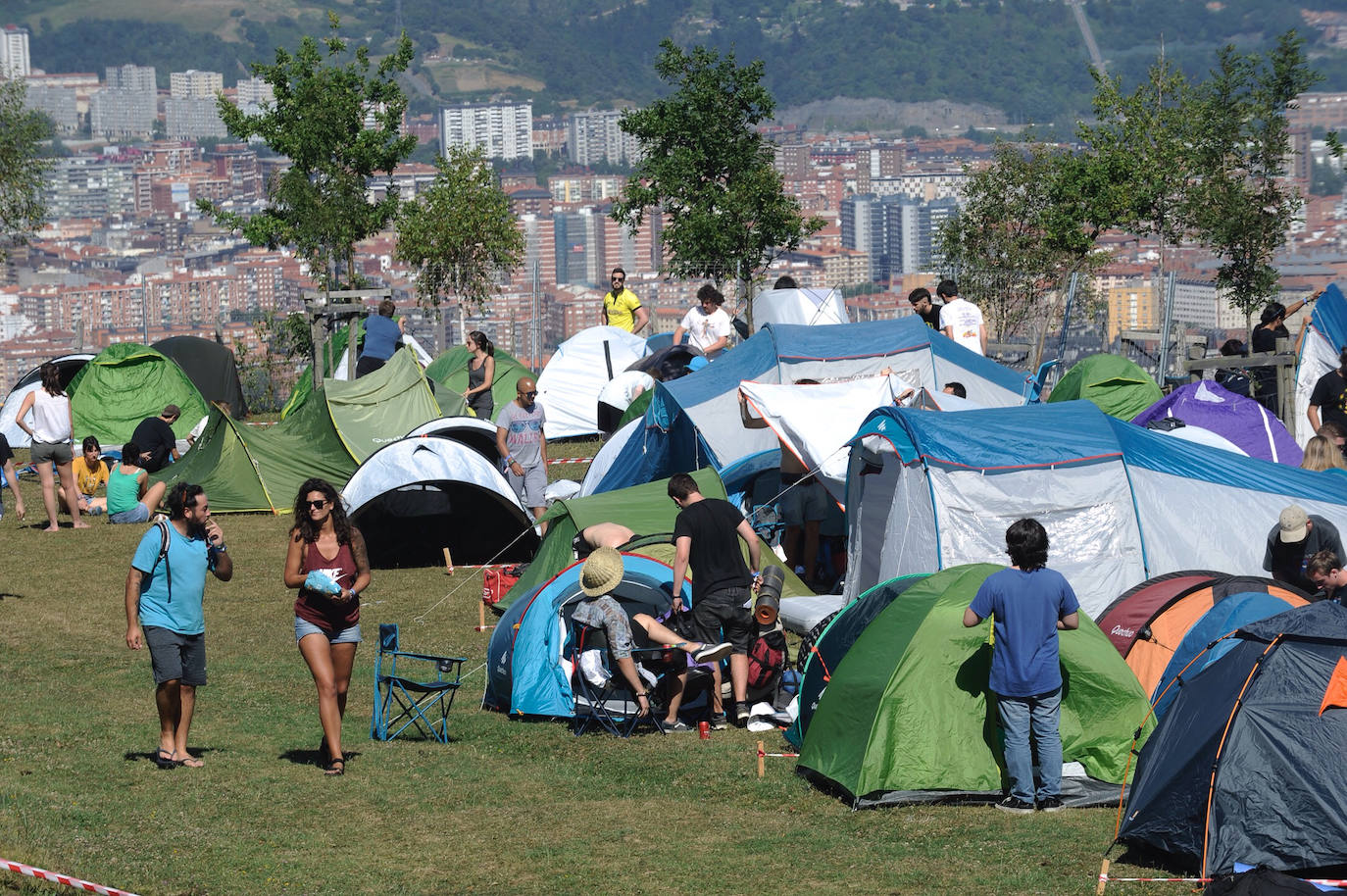 Fotos: Llegan a Bilbao los primeros festivaleros del BBK Live 2019