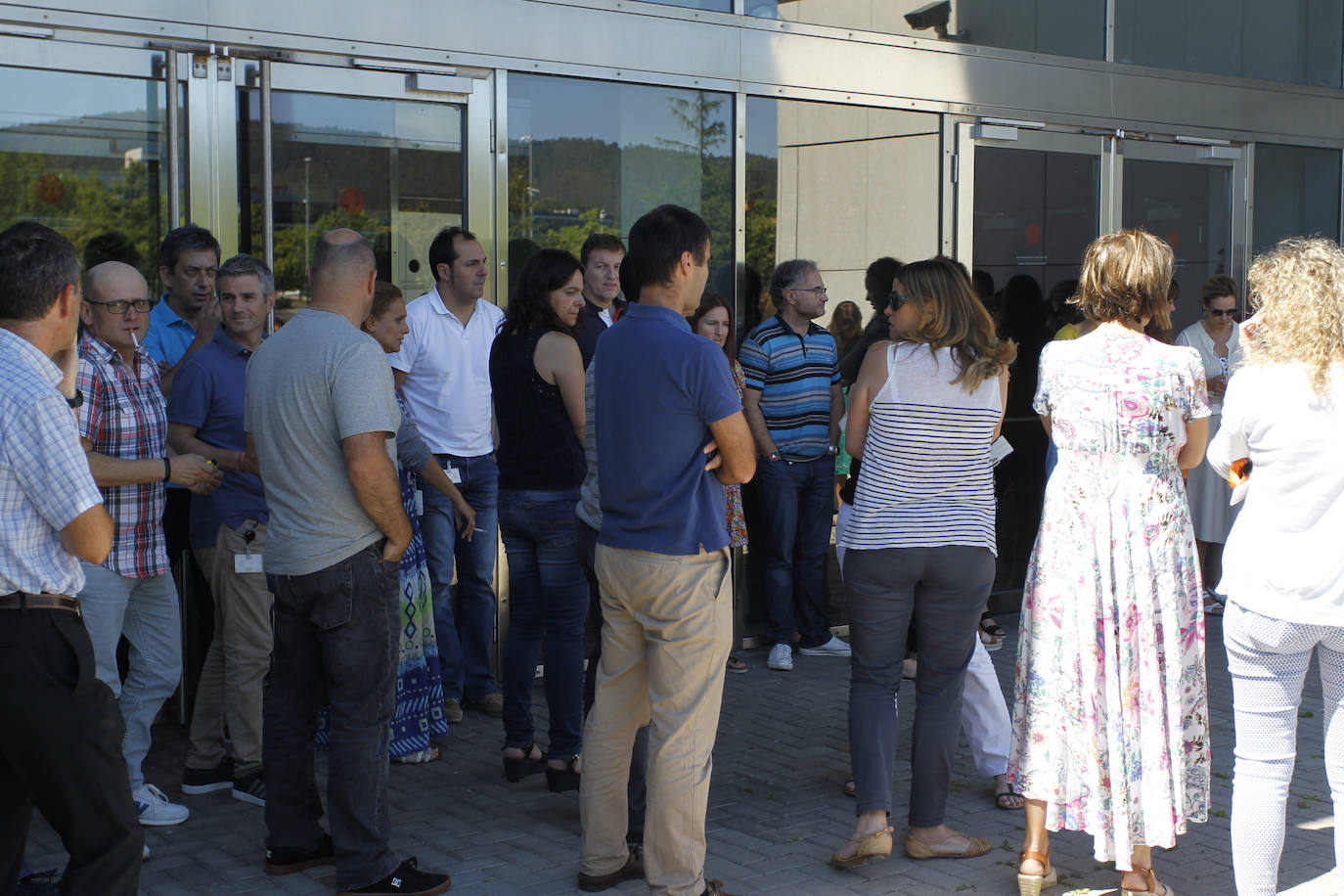 Fotos: La concentración de los trabajadores de Euskaltel, en imágenes