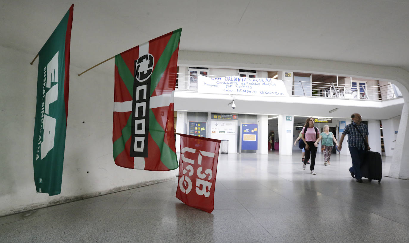 Fotos: Las imágenes del aeropuerto en la jornada de huelga