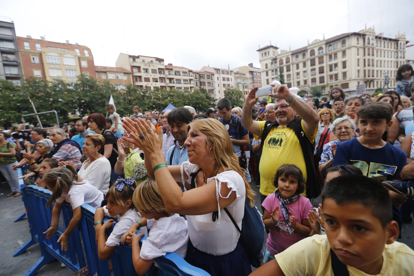 La localidad fabril, inmersa en los 'cármenes'