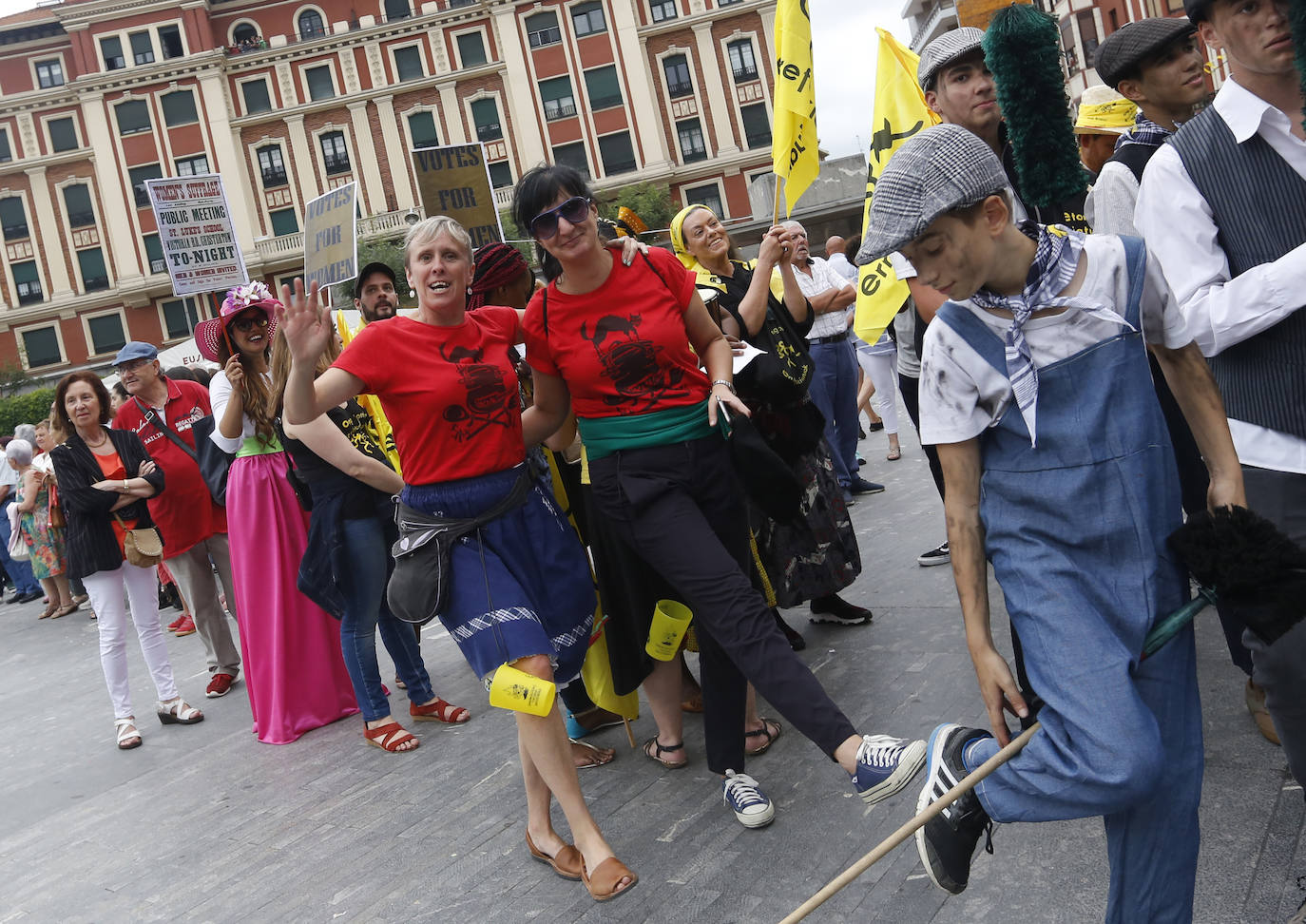 La localidad fabril, inmersa en los 'cármenes'