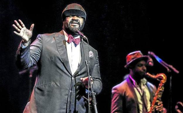 Voz de barítono. El cantante de jazz estadounidense Gregory Porter, durante un concierto. 