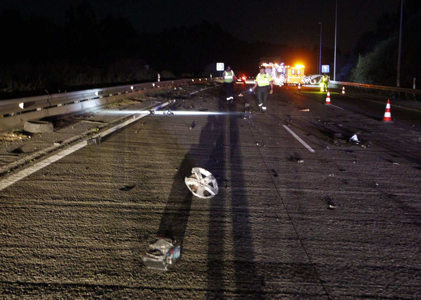 El conductor circulaba en sentido Avilés y provocó un accidente múltiple. Uno de los heridos se encuentra grave.