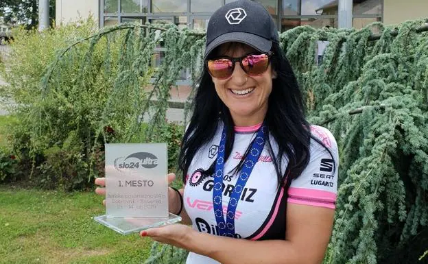 La bilbaína feliz después de colgarse la medalla de campeona continental. 