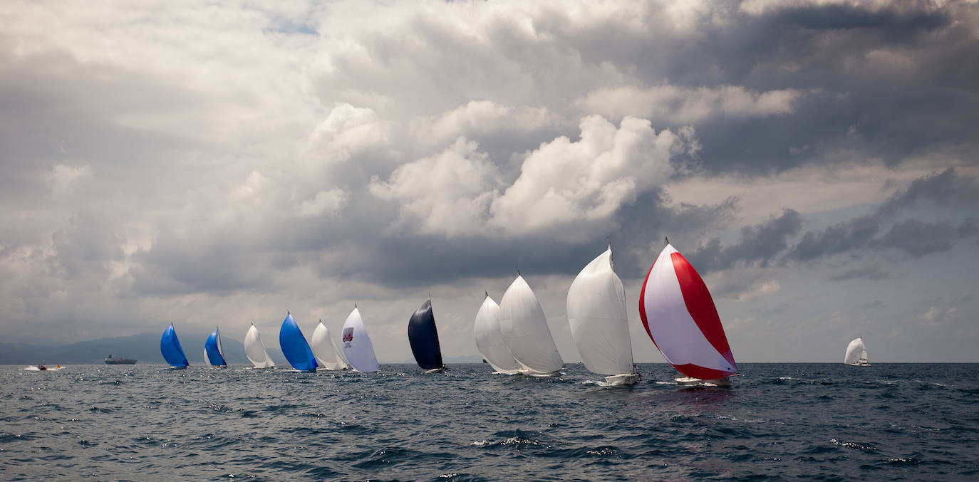 Fotos: El Mundial de la clase J80 de Getxo atraviesa su ecuador