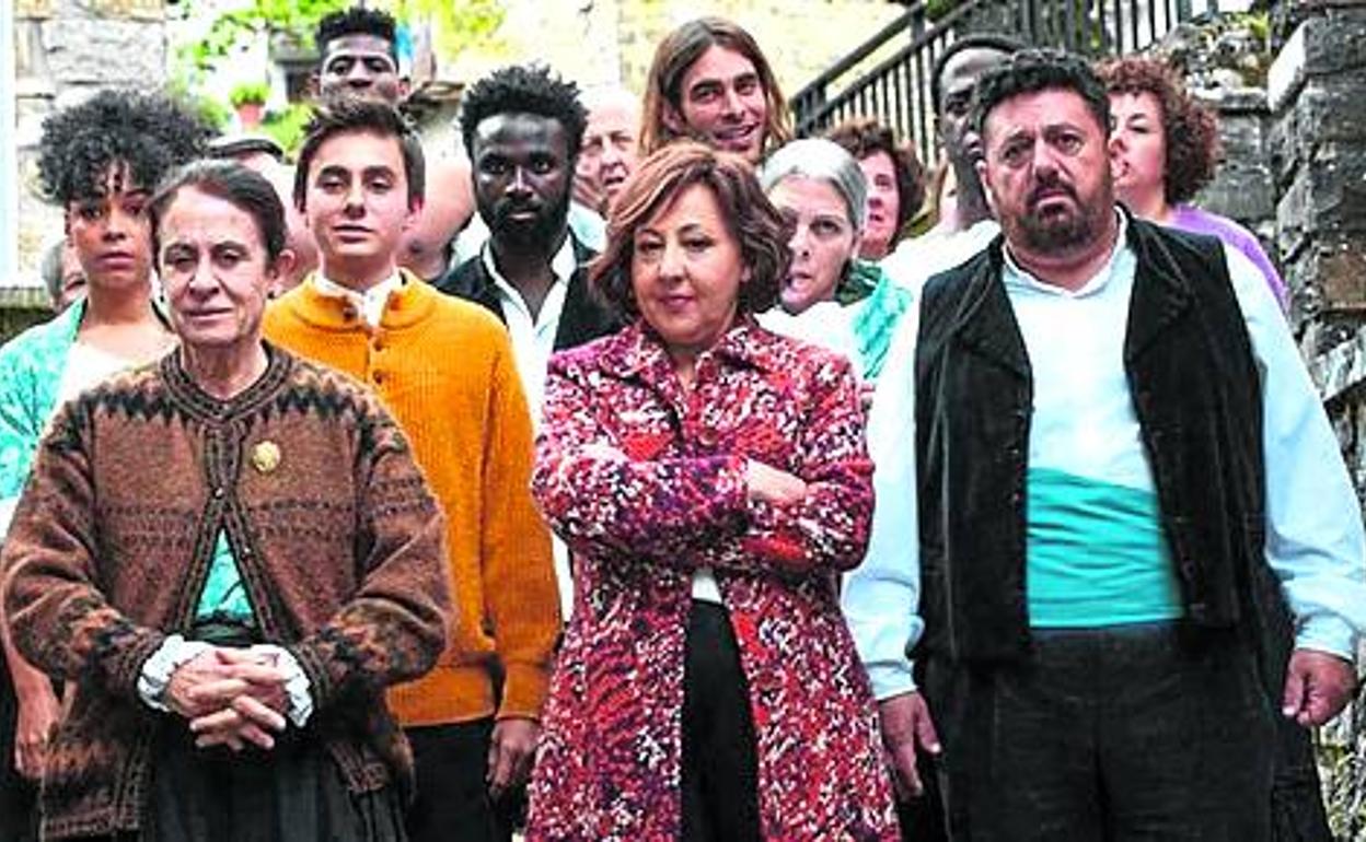 Crítica de 'Lo nunca visto' (2019): España de charanga