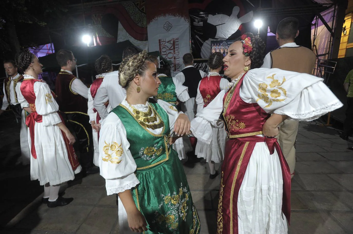 El festival de folclore de Portugalete volvió a reunir este sábado a gran cantidad de espectadores