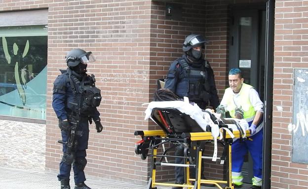 El individuo, al ser evacuado a un centro hospitalario.