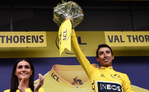 Egan Bernal celebra su victoria en el Tour de Francia