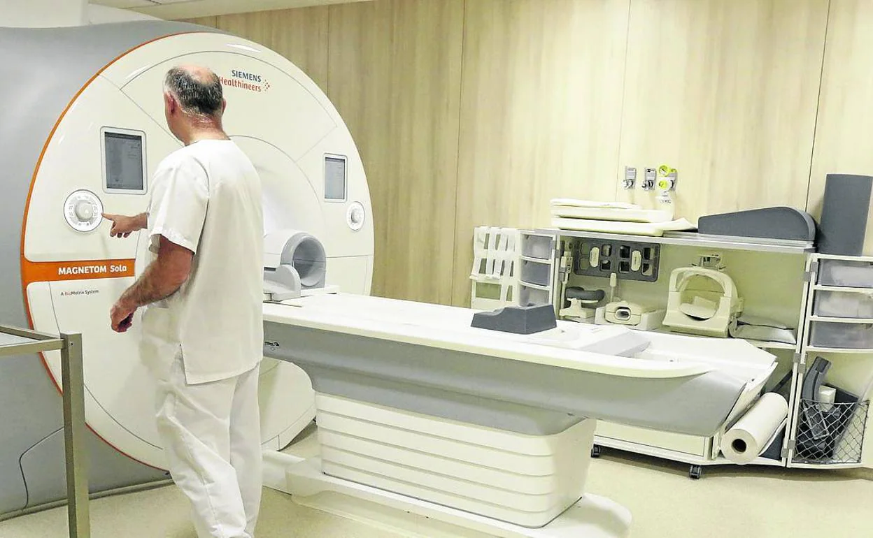La nueva resonancia magnética instalada en el hospital de Urduliz.