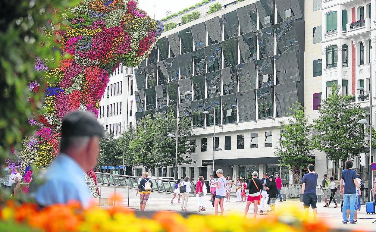 La inauguración del Guggenheim en 1997 aceleró la apertura de hoteles en Abandoibarra como el Domine (en la imagen) y el Sheraton, que luego pasó a ser un Meliá.