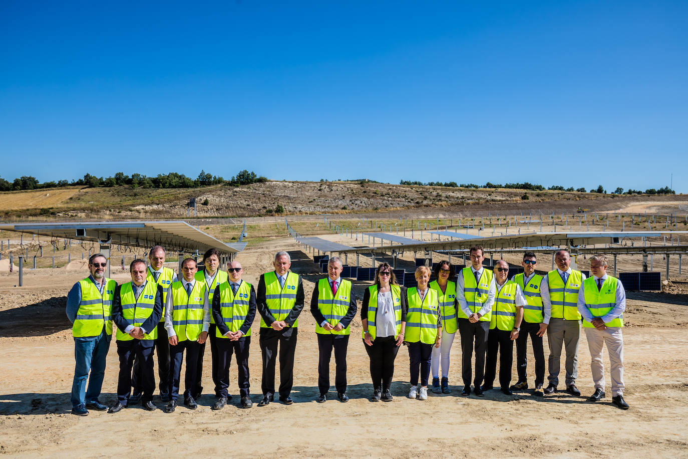 Fotos: Instalación de placas en el parque solar de Arasur