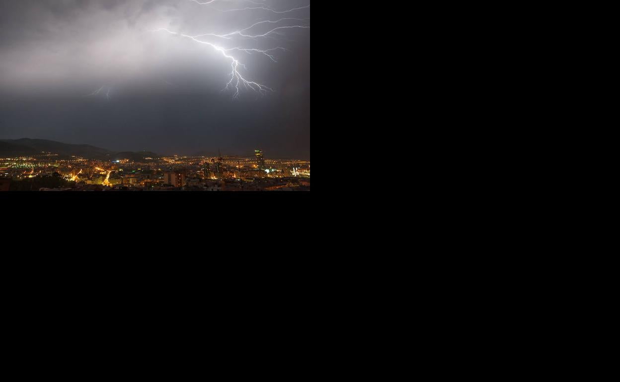 Rayos y truenos en Bizkaia para empezar agosto