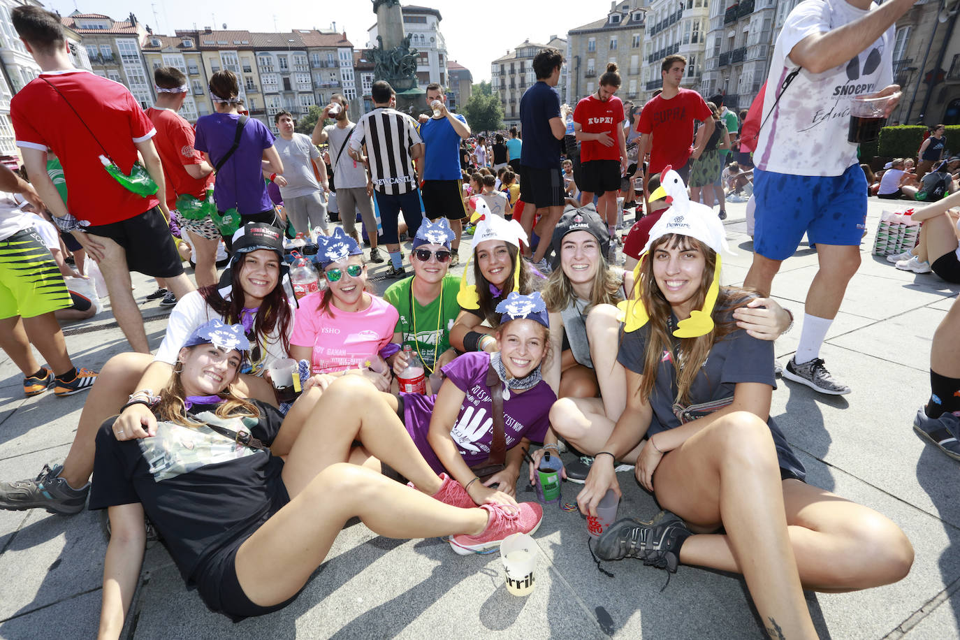 Vitoria ha dado inicio a las fiestas de la Virgen Blanca y una gran multitud de alaveses ha recibido a Celedón.