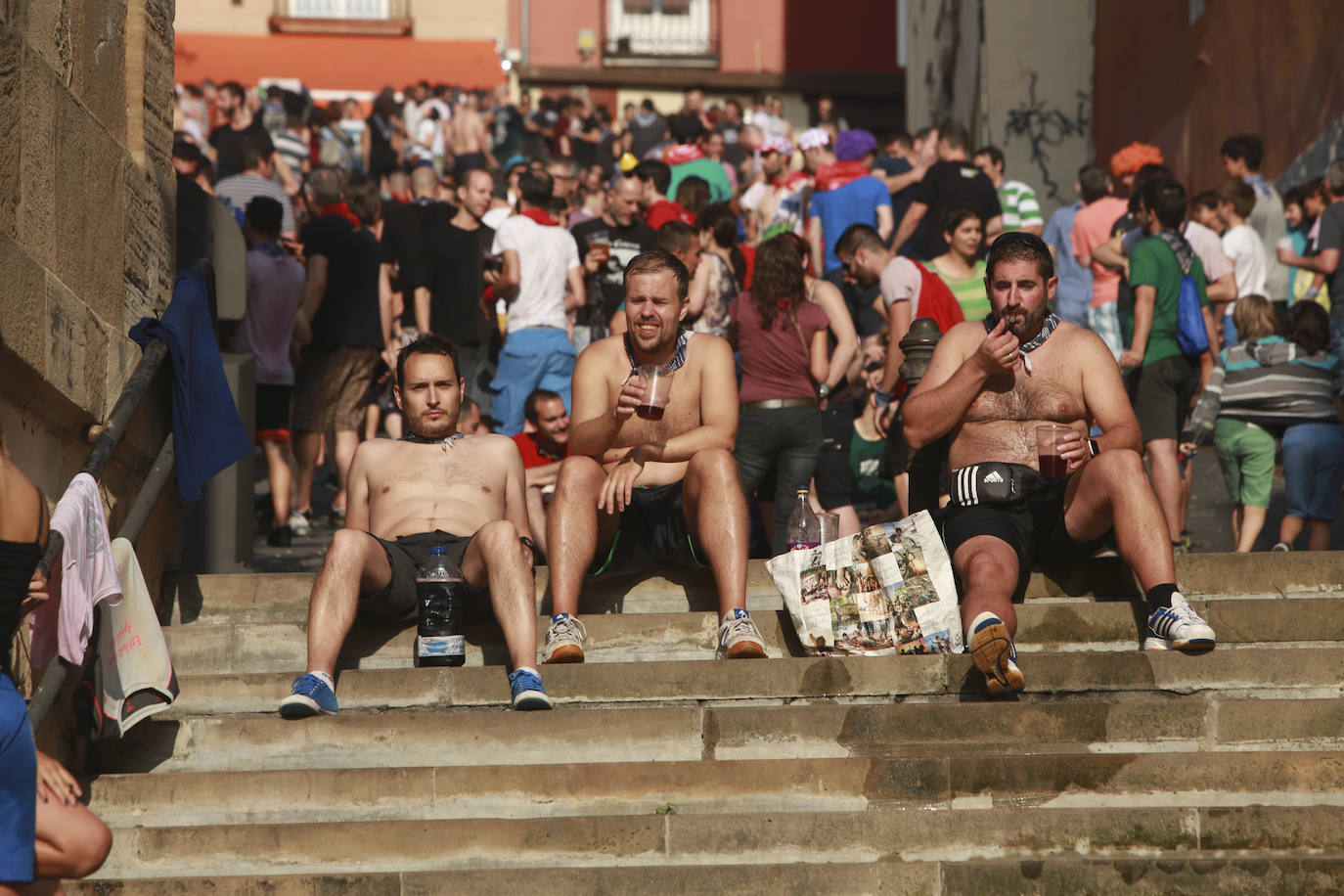 Vitoria ha dado inicio a las fiestas de la Virgen Blanca y una gran multitud de alaveses ha recibido a Celedón.