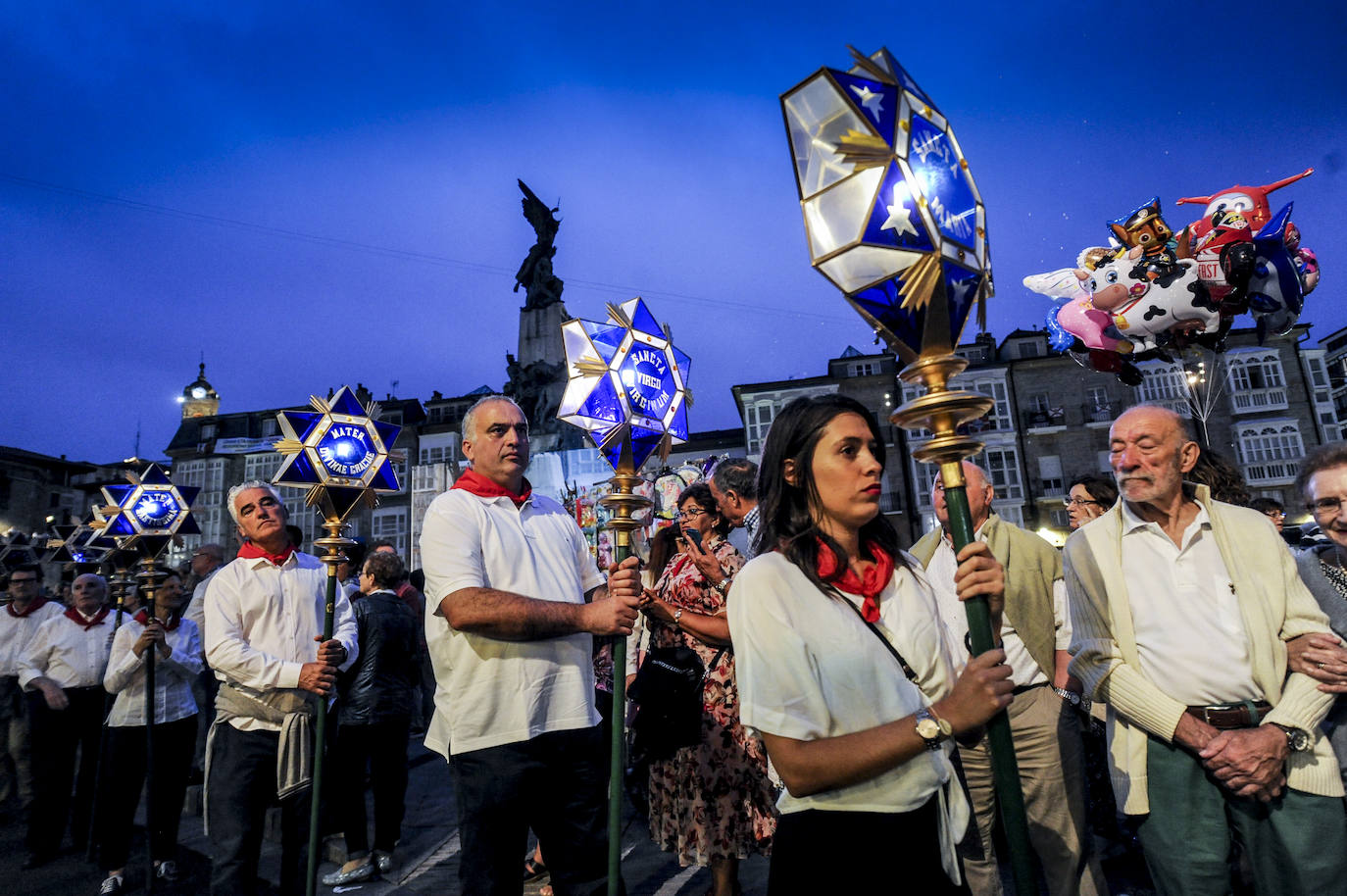 Fotos: La procesión del Rosario de los Faroles, en imágenes