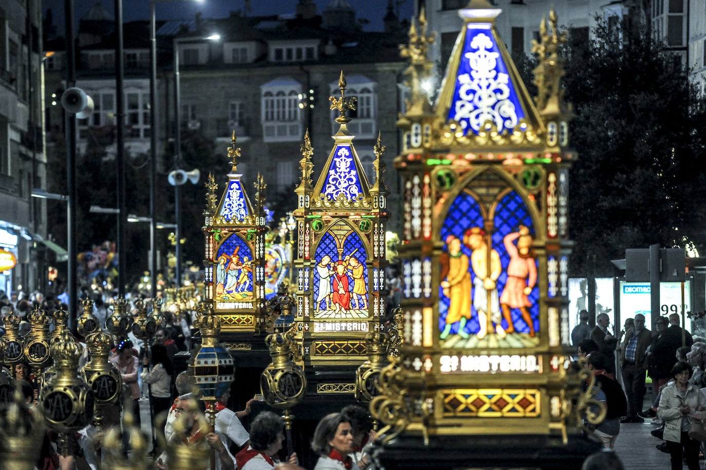 Fotos: La procesión del Rosario de los Faroles, en imágenes