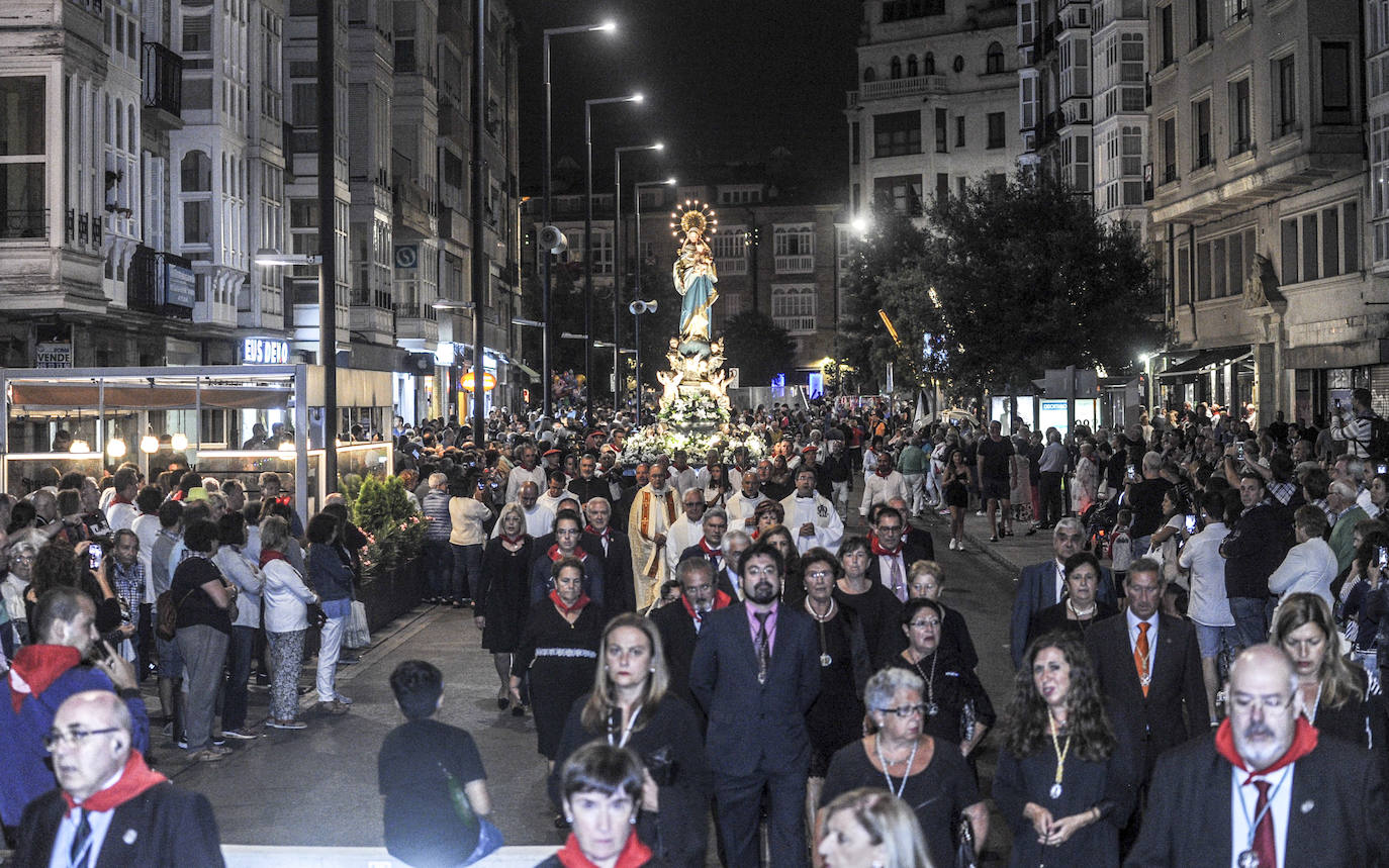 Fotos: La procesión del Rosario de los Faroles, en imágenes