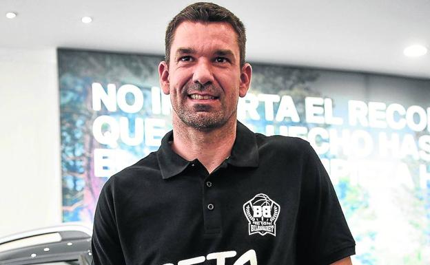 Rafa Martínez, en su presentación como jugador del Bilbao Basket.