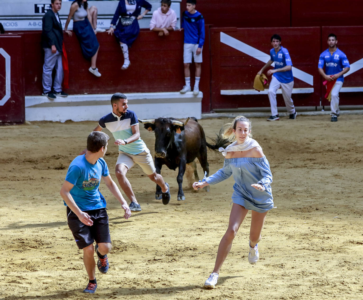 Fotos: Las imágenes de las vaquillas en La Blanca