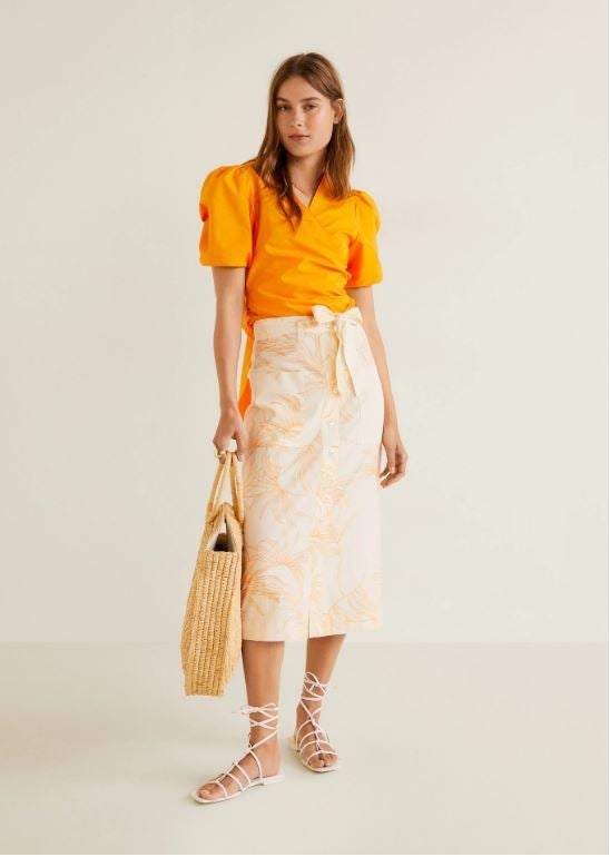 Un diseño tropical con lazada de Mango.