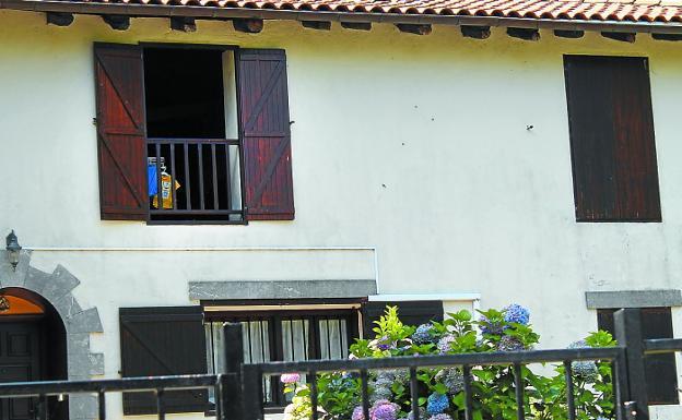 Fachada de la vivienda en la que tuvo lugar el suceso.