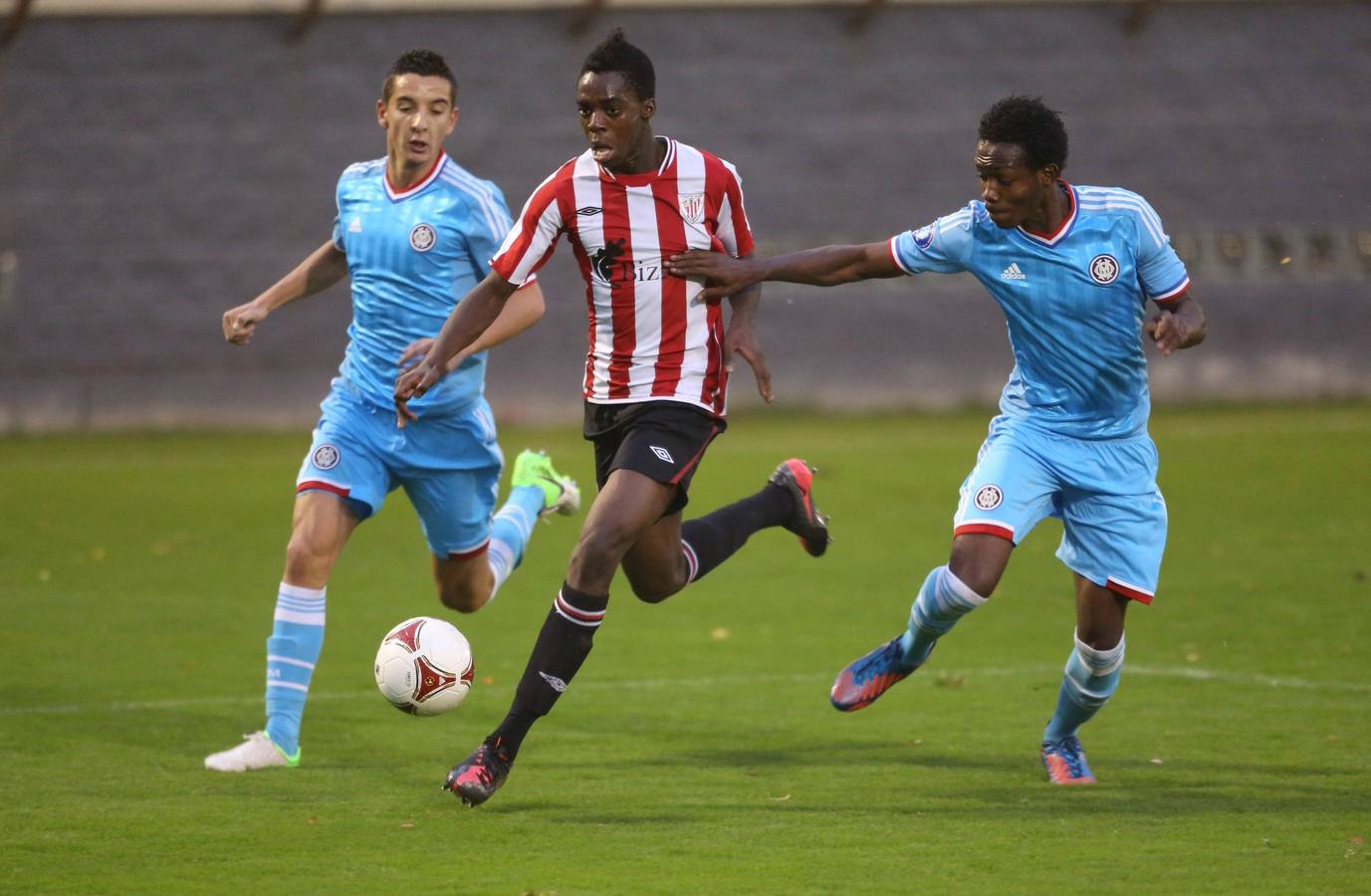 Iñaki Williams, durante un partido como juvenil del Athletic contra el Olympique de Marsella en un torneo internacional de clubes en 2005.