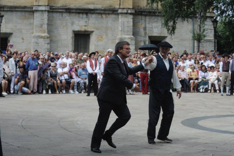 El alcalde asiste a una romería abarrotada y la Misa Mayor tradicional en esta fecha