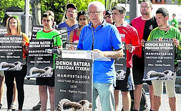Joseba Azkarraga, portavoz de Sare, presentó ayer la manifestación de la semana que viene en Bilbao.