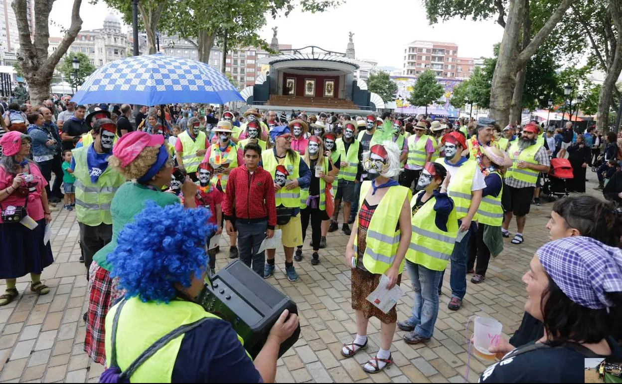 El acto de las comparsas ha llevado por título 'Free Munipa Tour'.