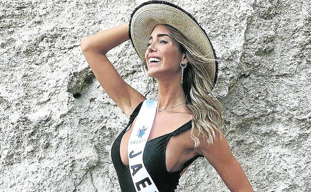 Marta López, con la banda que la acredita como Miss Jaén, en una imagen colgada en sus redes.